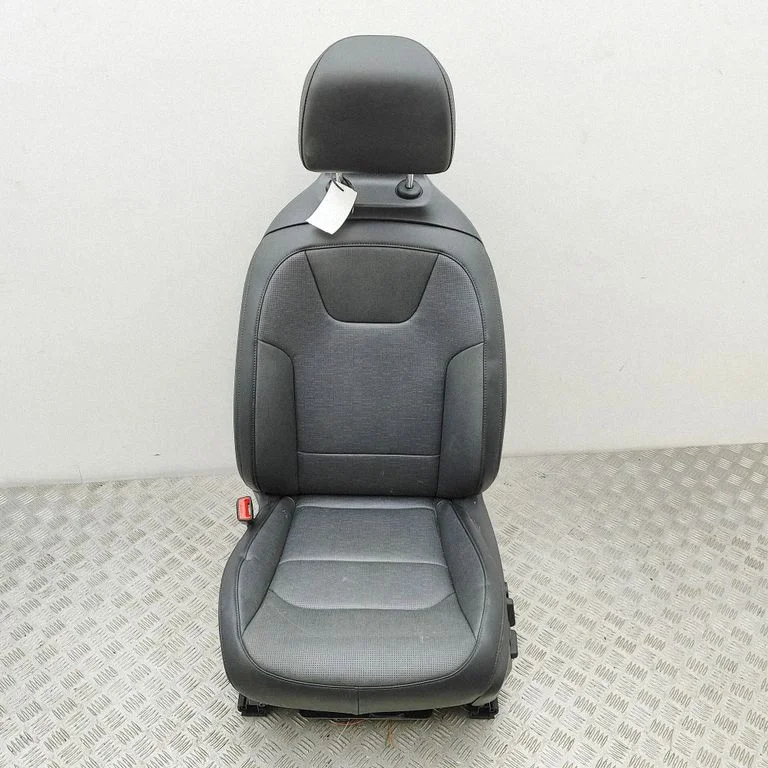 Fotel kierowcy 88500AT760CCV