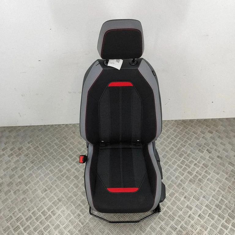 Priekšējais vadītāja sēdeklis 9823918680