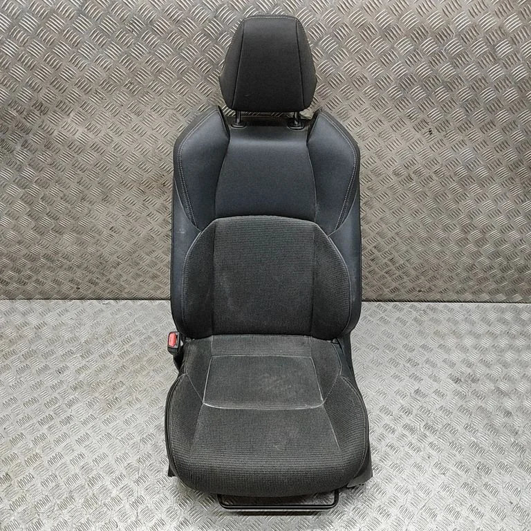 Front driver seat 7107242E70C0