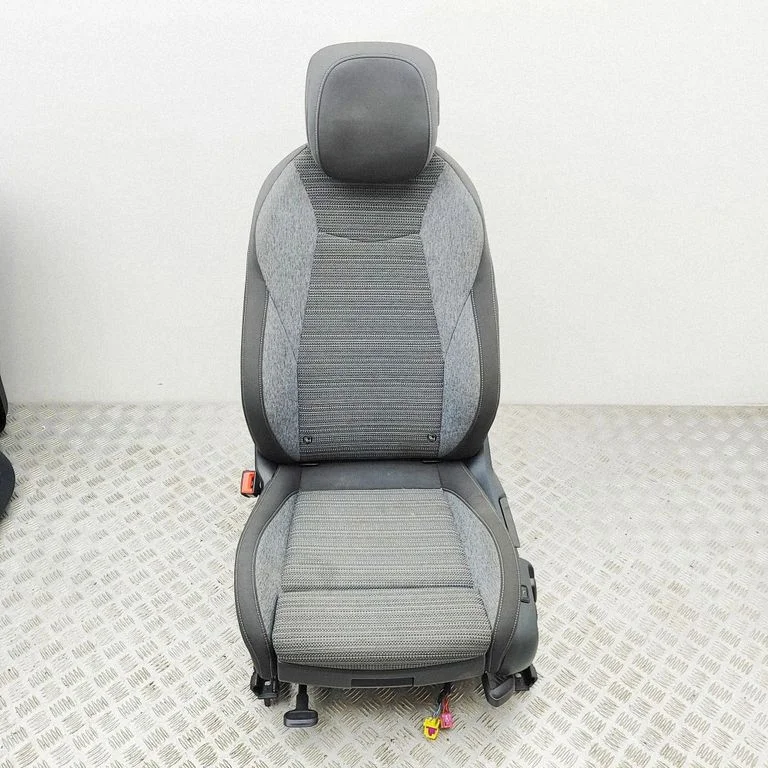 Fotel kierowcy 5WA881105J