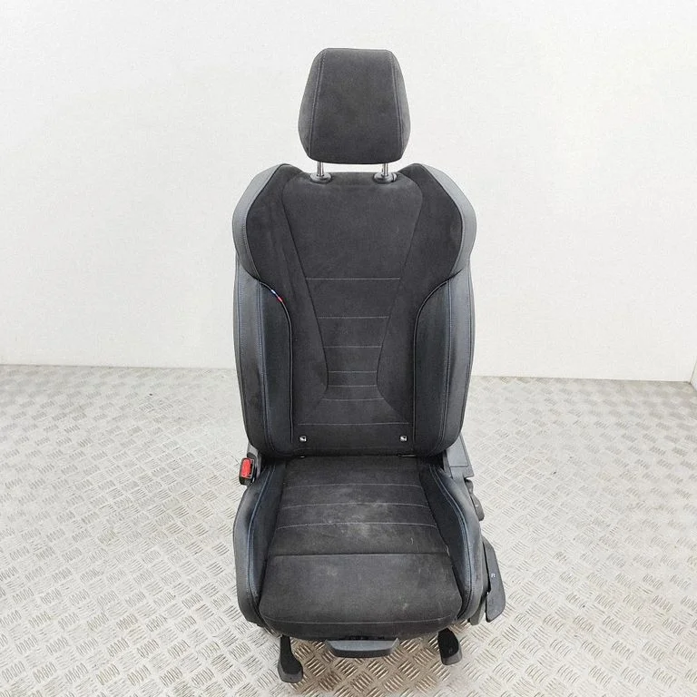 Priekšējais vadītāja sēdeklis 7911649