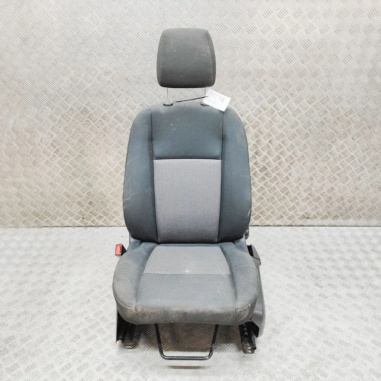 Priekšējais vadītāja sēdeklis BK2161714CM