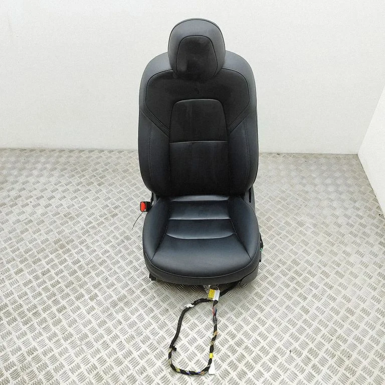 Front driver seat 148906002C