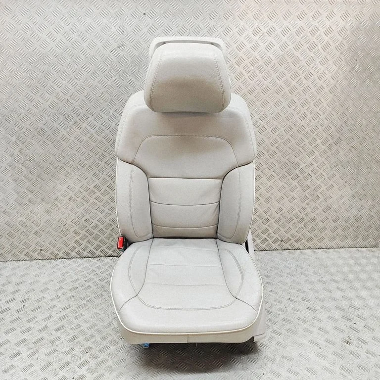 Front driver seat A1669100336