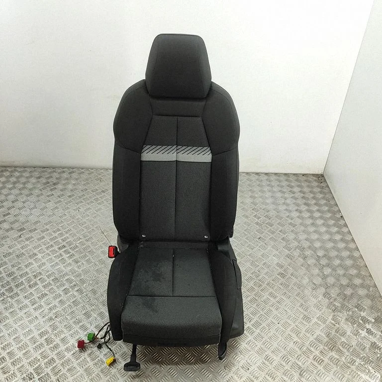 Priekšējais vadītāja sēdeklis 89A881805S