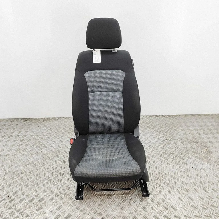 Priekšējais vadītāja sēdeklis 8510257T80