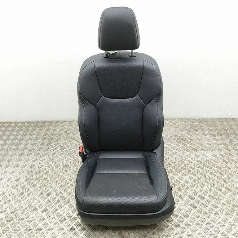 Front driver seat 7107448G90C1
