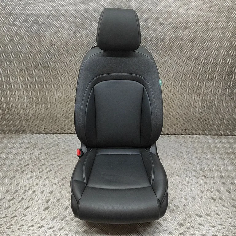 Esimene juhiiste 88100CU670JD1