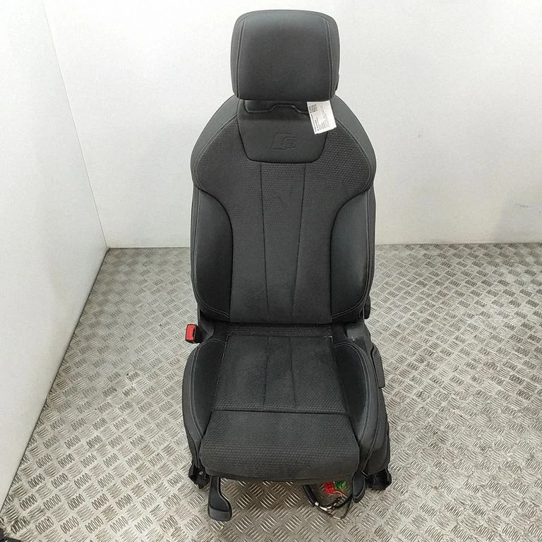 Priekšējais vadītāja sēdeklis 8W0881805AK