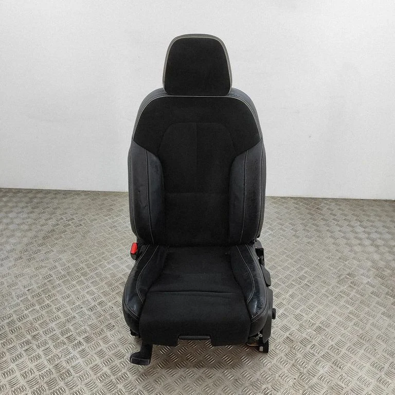 Priekšējais vadītāja sēdeklis 32338504