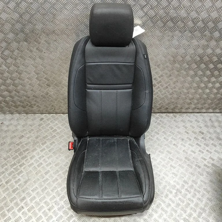 Front driver seat R8D264417DA