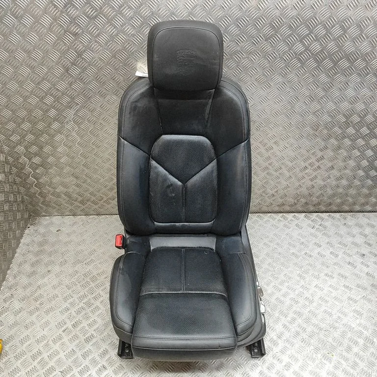 Priekšējais vadītāja sēdeklis 95852177902