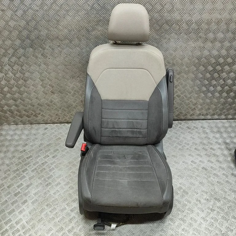 Esimene juhiiste 7T0881805BH