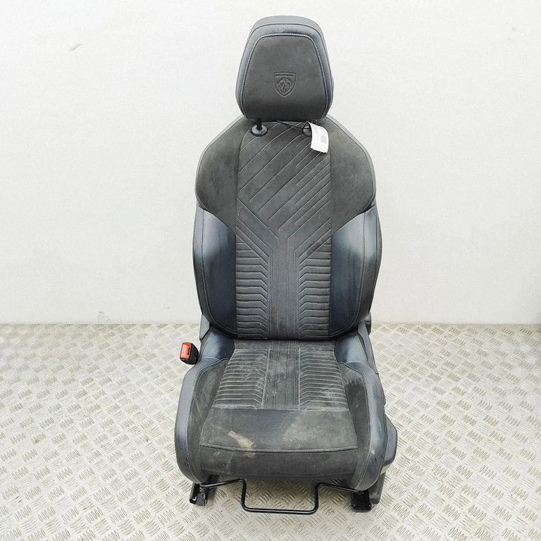 Priekšējais vadītāja sēdeklis 9845834680