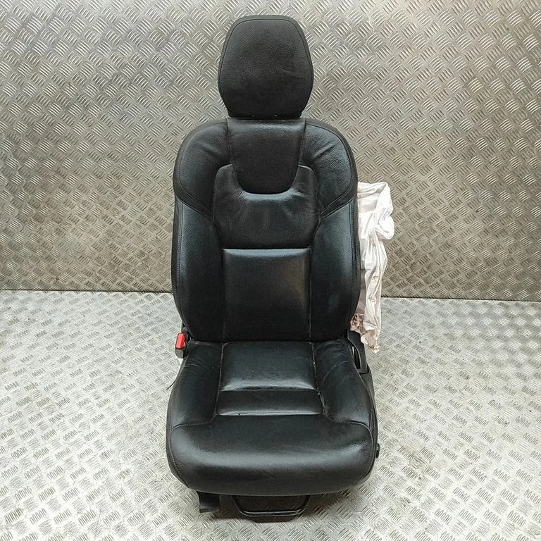 Priekšējais vadītāja sēdeklis 31377308