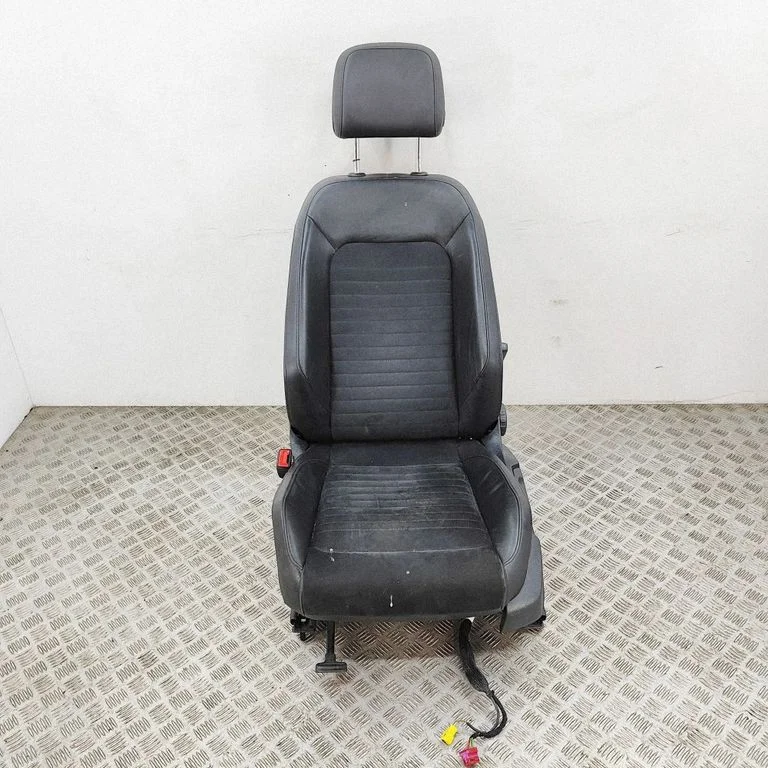 Front driver seat – Volkswagen Passat B7 USA (2012-2019)