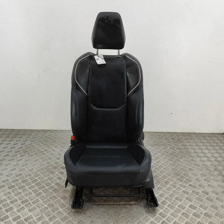 Front driver seat 7101430D10