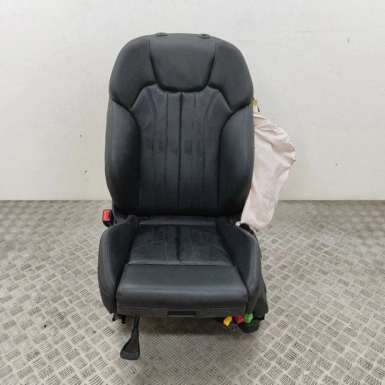 Front driver seat 80A881105B