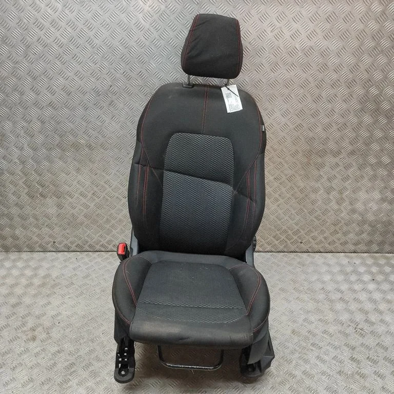 Priekšējais vadītāja sēdeklis HU5A96608A15AA