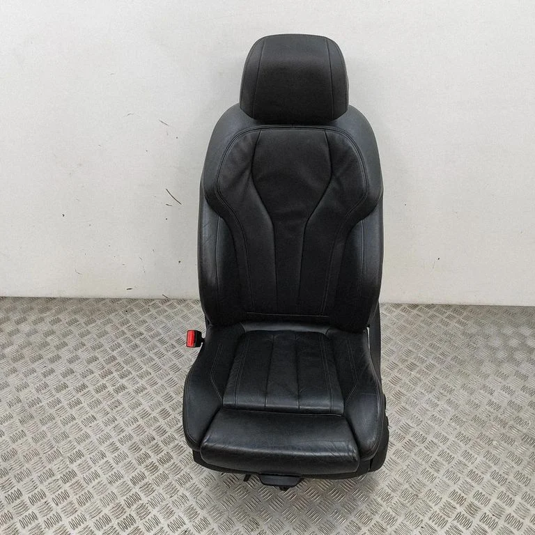 Priekšējais vadītāja sēdeklis 52107352297