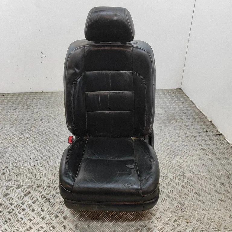Priekšējais vadītāja sēdeklis 714203F550C0