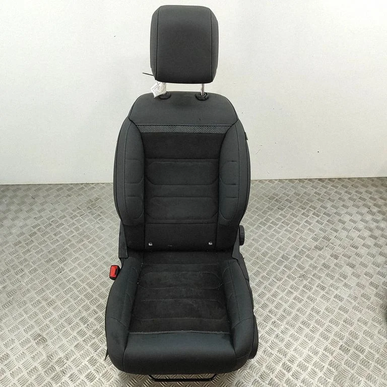 Priekšējais vadītāja sēdeklis 9813461180