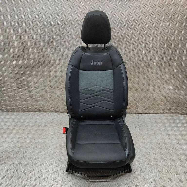 Priekšējais vadītāja sēdeklis 6000634318