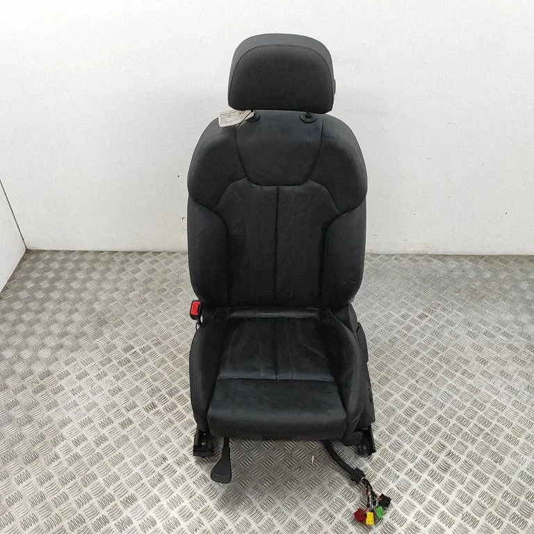 Priekšējais vadītāja sēdeklis 000881019AC