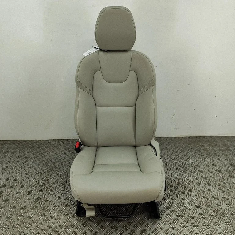 Priekšējais vadītāja sēdeklis 31435120