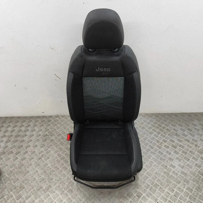 Priekšējais vadītāja sēdeklis 6000633539