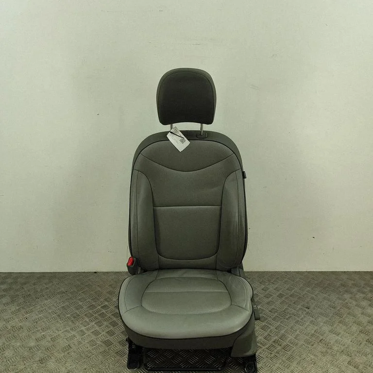 Fotel kierowcy 88100E4020ASW