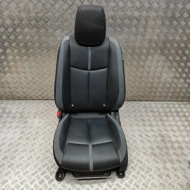 Priekšējais vadītāja sēdeklis 873705SJ5A