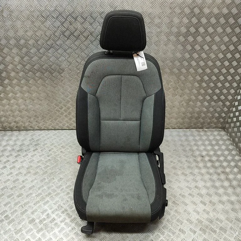 Front driver seat 32338504