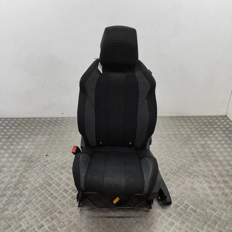 Front driver seat 1622708680