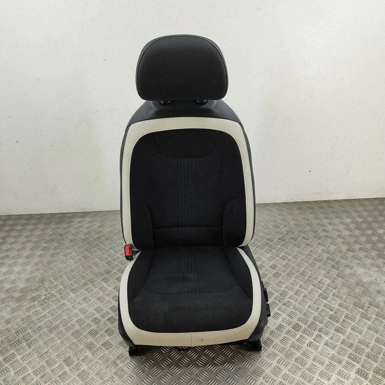 Priekšējais vadītāja sēdeklis 88500CV891