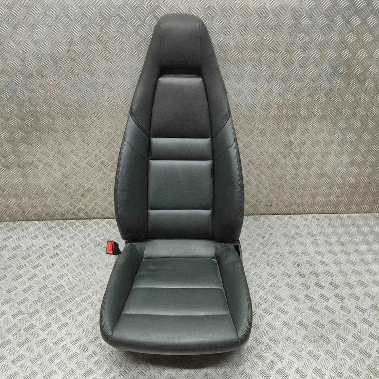 Esimene juhiiste – Porsche Panamera (970) (2009-2017)