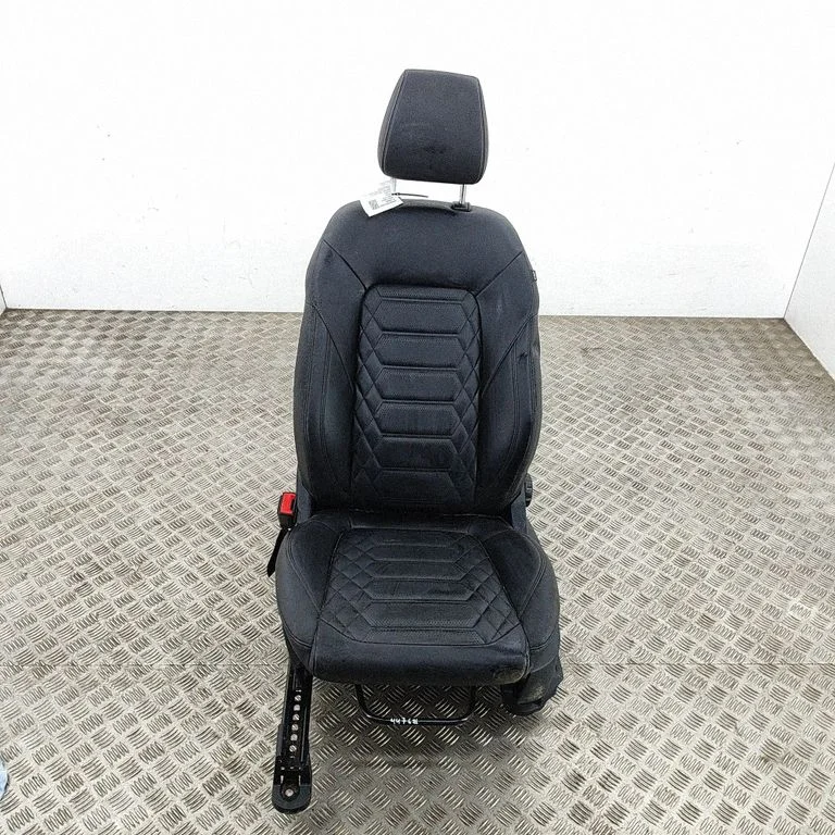 Priekšējais vadītāja sēdeklis HU5A96608A15AA