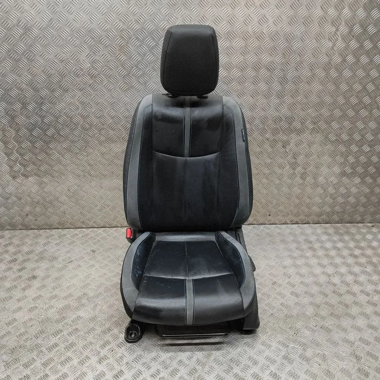 Fotel kierowcy 871515SH0A