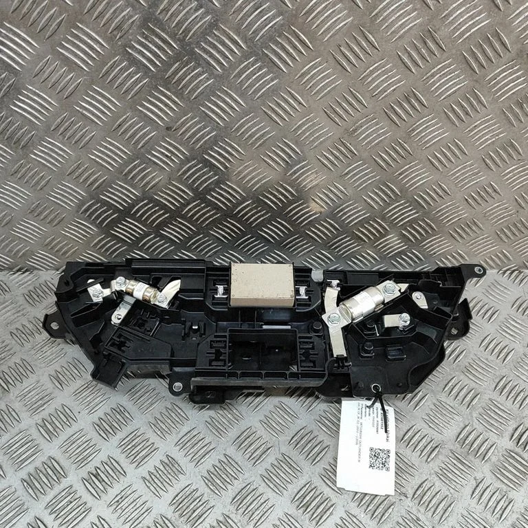 Other devices – Mitsubishi Outlander (2013-2021)