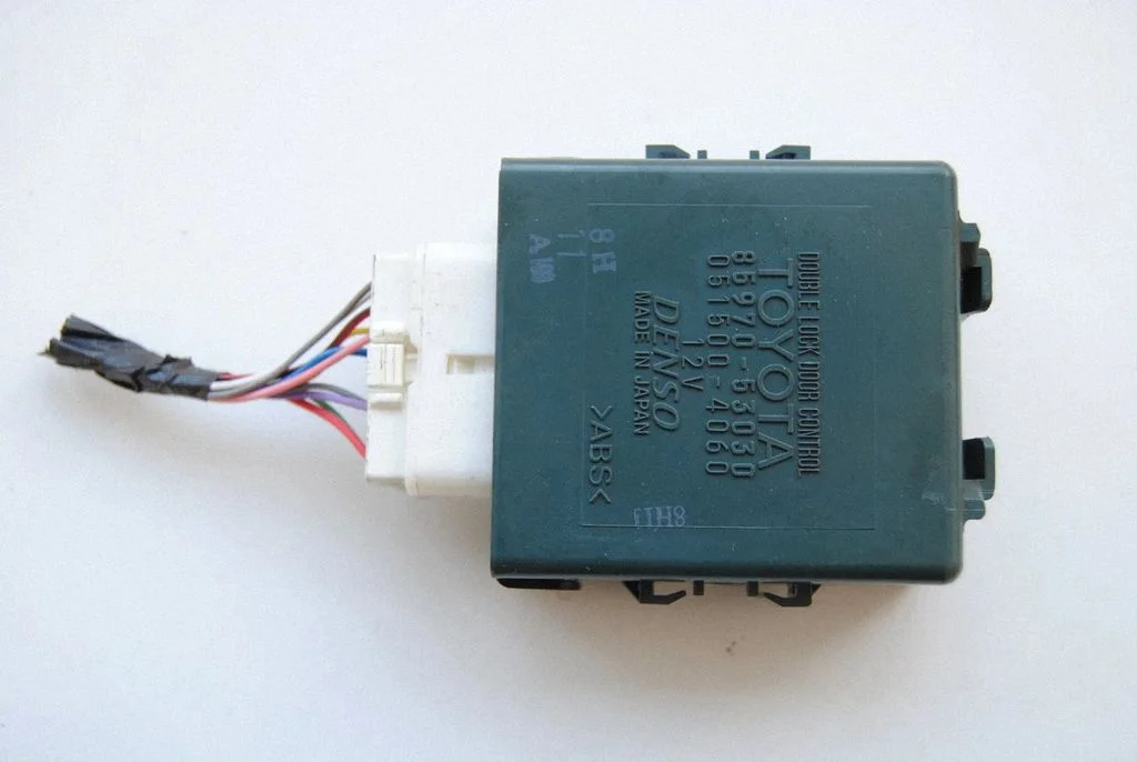 Other devices – Lexus IS 220D-250-350 (2006-2013)