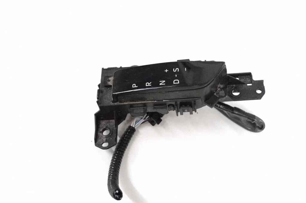 Gear shift selector indicator 76L819RH