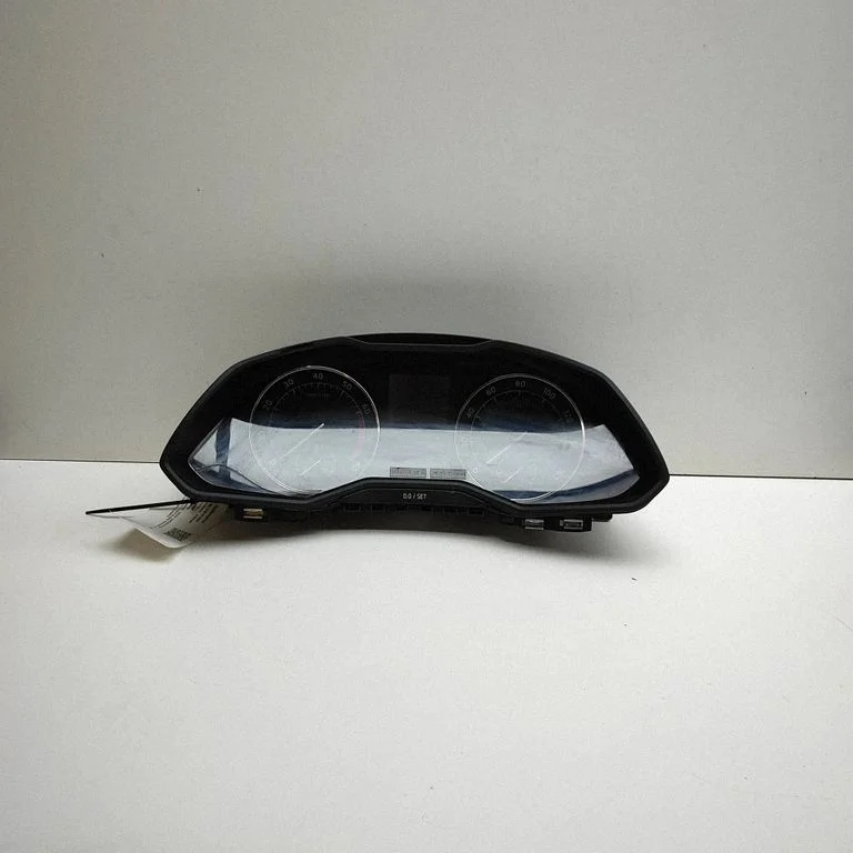Spidometrs (instrumentu panelis) – Skoda Superb B8 (3V) (2015-2024)