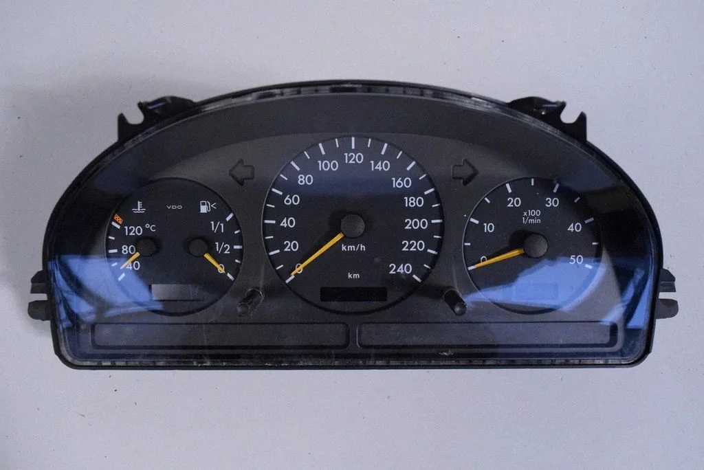 Speedometer (instrument cluster) A1635404011