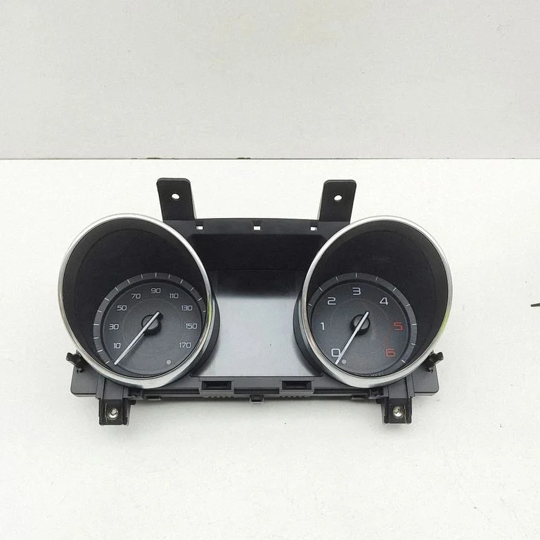 Spidometrs (instrumentu panelis) – Jaguar XE (2015-)