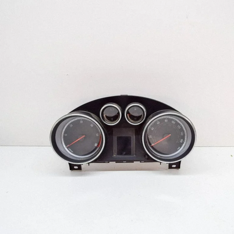 Spidometrs (instrumentu panelis) 13327311