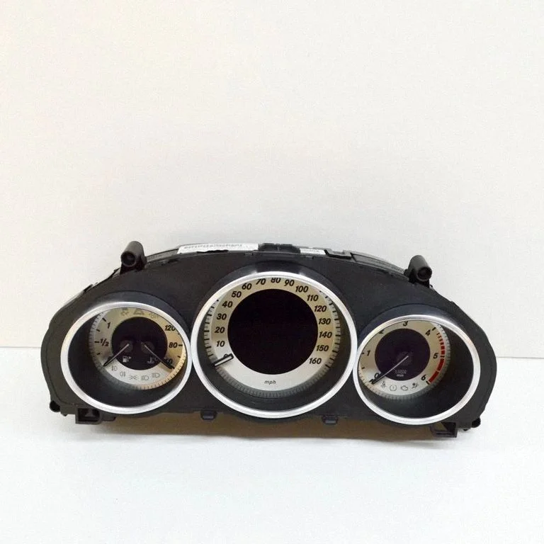 Spidometrs (instrumentu panelis) – Mercedes-Benz E klase W212 (2009-2016)