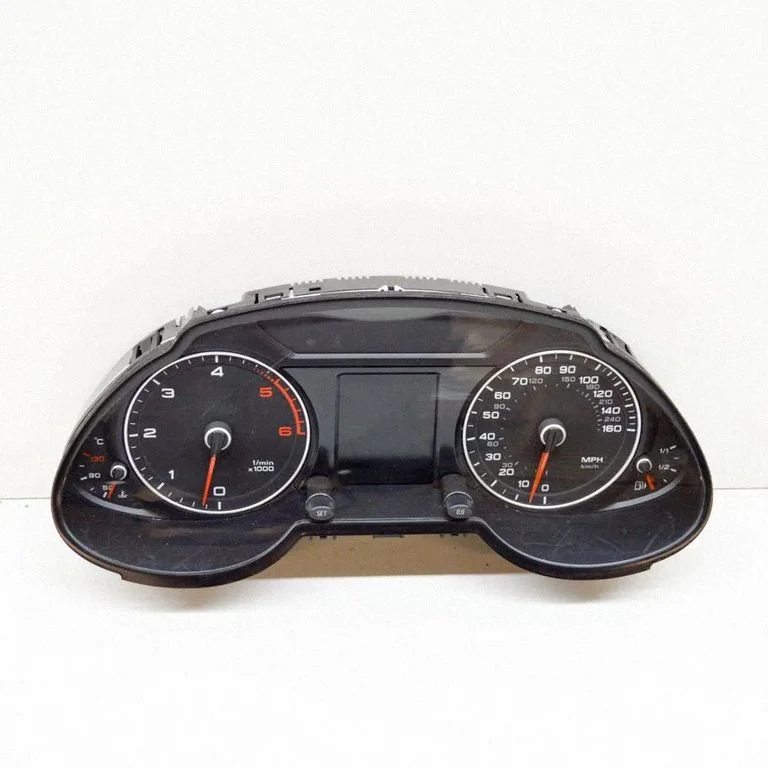 Spidometrs (instrumentu panelis) – Audi Q5 SQ5 8R (2008-2017)