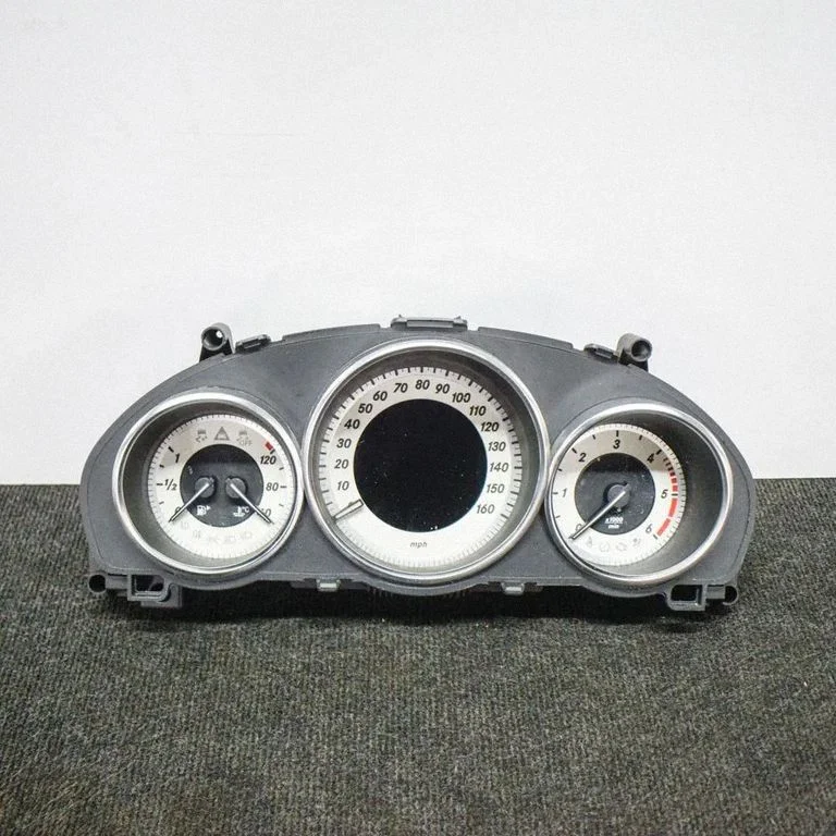 Spidometrs (instrumentu panelis) – Mercedes-Benz E klase W212 (2009-2016)