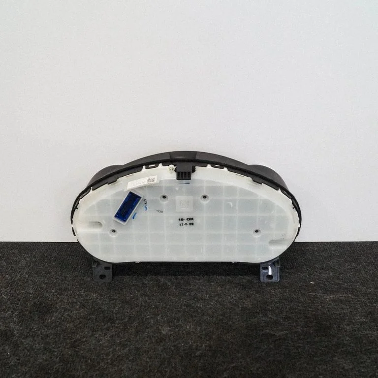 Spidometrs (instrumentu panelis) – Opel Astra J (2010-2015)
