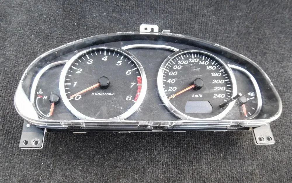 Speedometer (instrument cluster) – Mazda 6 (2002-2008)